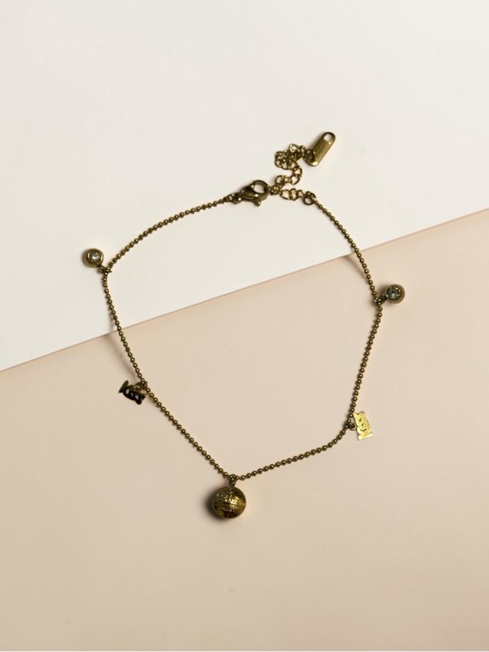 🫶🏻 Gold-Tone Charm Anklet with Orb & Kisses